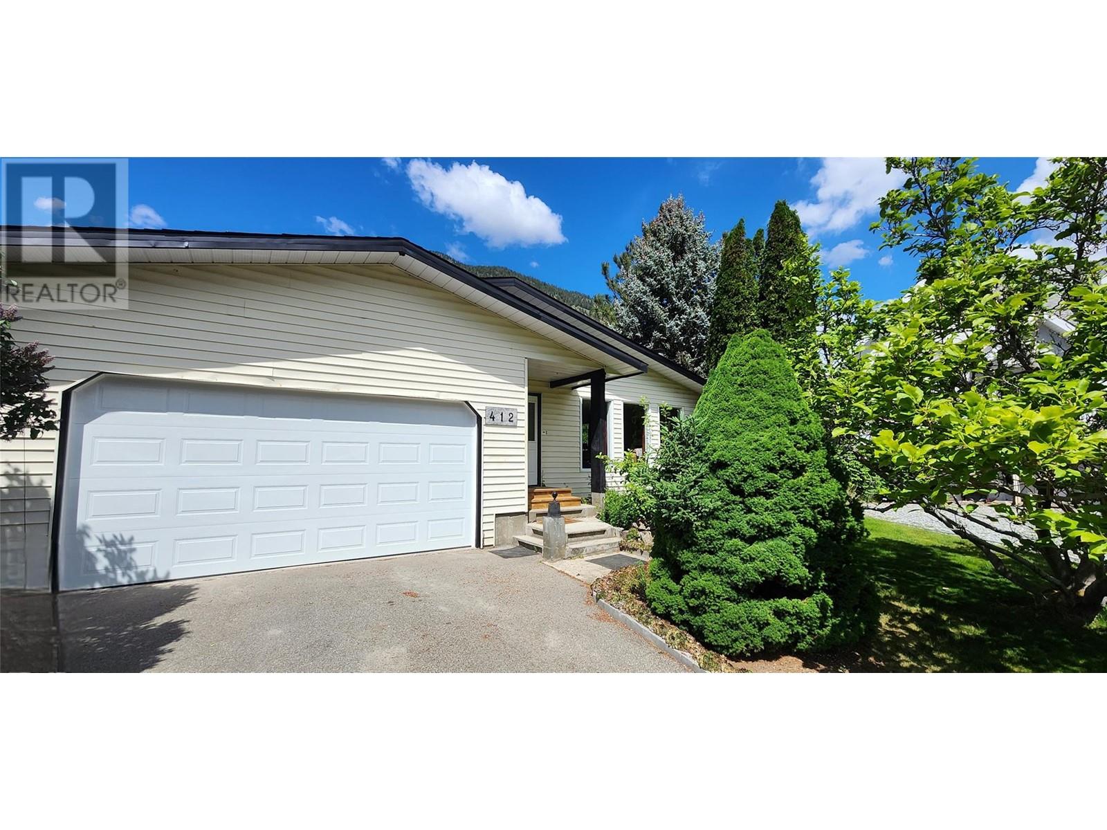 412 Vanderlinde Drive, Keremeos, British Columbia V0X1N2 For Sale