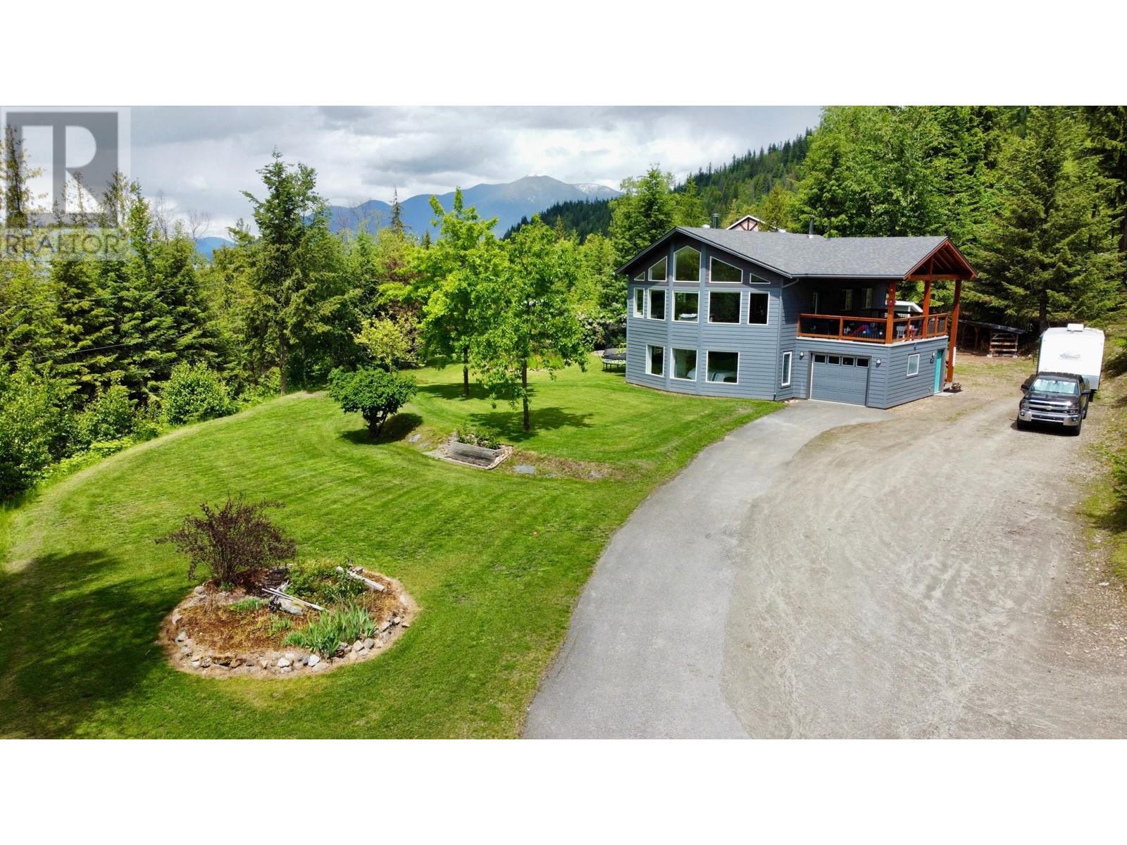 185 DONNELLYS ROAD, Nakusp, British Columbia V0G1R1 For Sale | HouseSigma