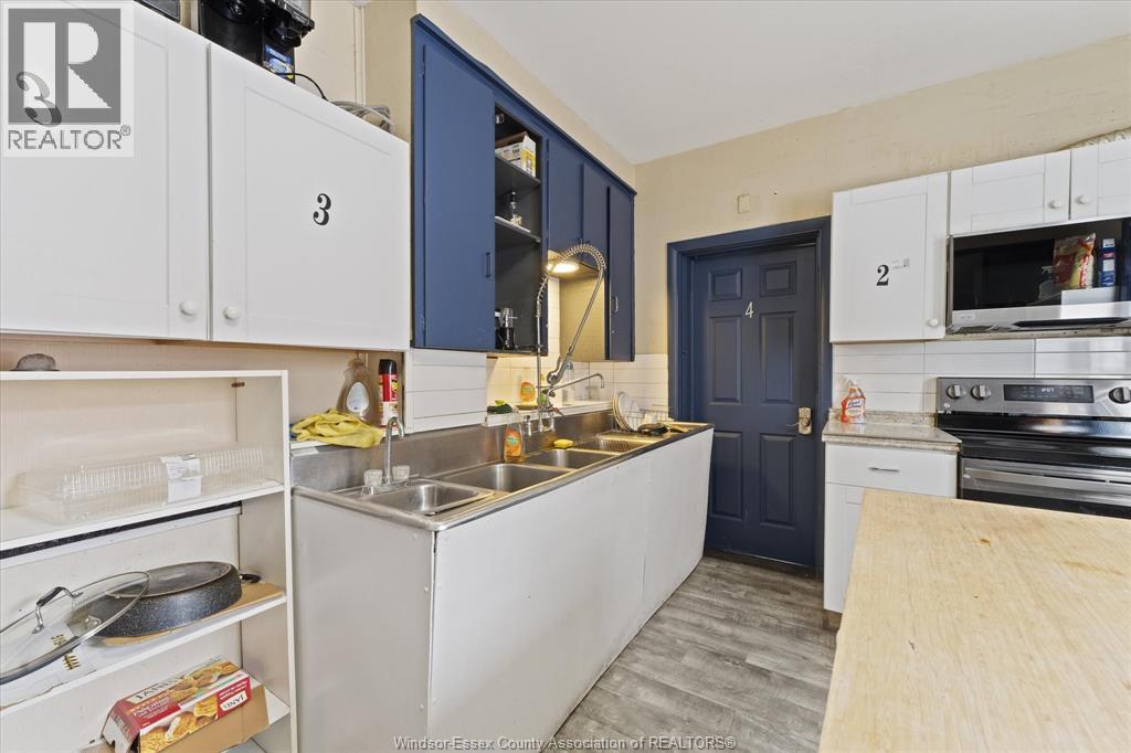 Unit Room 1 - 3060 Sandwich, Windsor 5