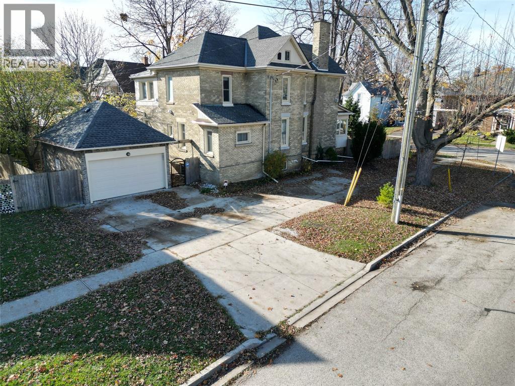 Unit 1 EAST - 122 FORSYTH STREET North, Sarnia 1