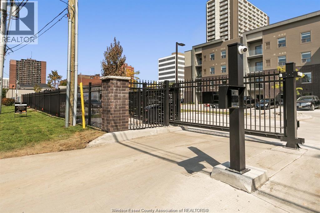 Unit 403 - 955 OUELLETTE AVENUE, Windsor 2