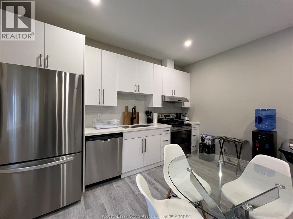 Unit Front - 917 Mckay AVENUE, Windsor 5