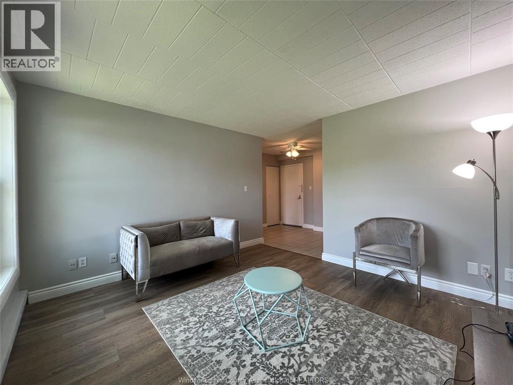 6563 THORNBERRY, Windsor 5