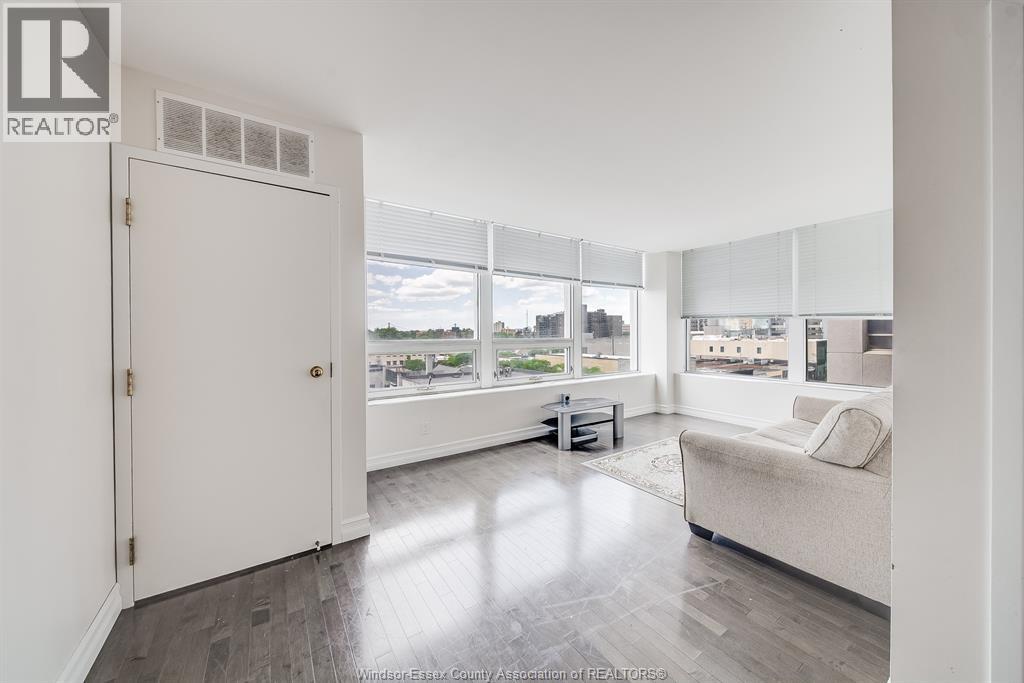 Unit 5B - 540 OUELLETTE AVENUE, Windsor 4