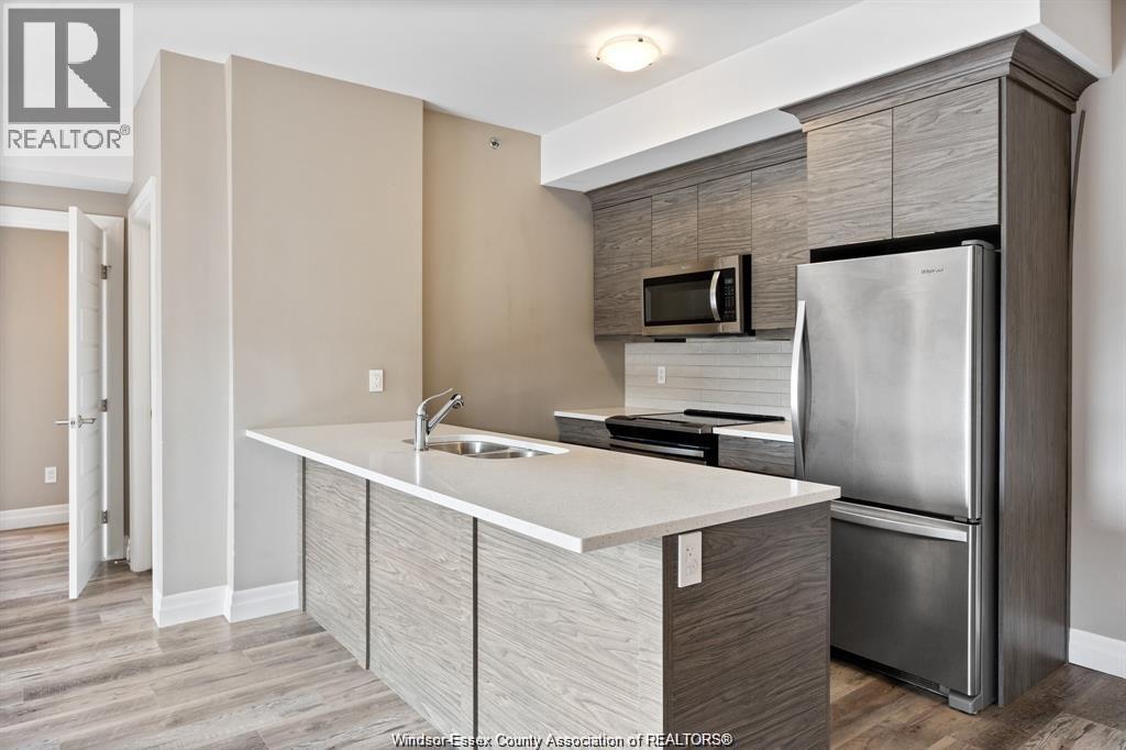 Unit 305 - 955 OUELLETTE AVENUE, Windsor 4