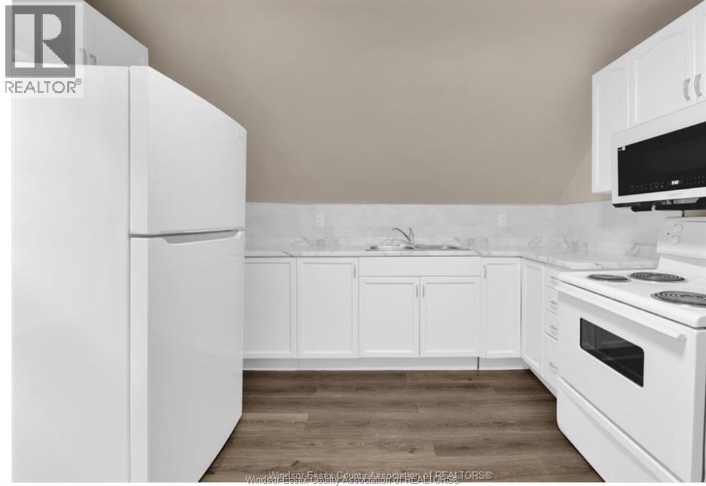 Unit MAIN UNIT - 680 LINCOLN, Windsor 3