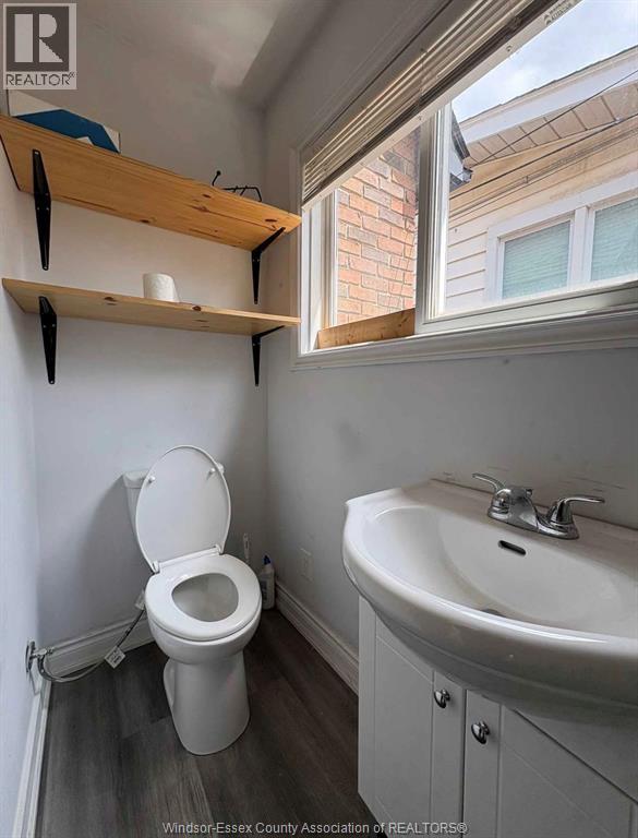 Unit UPPER - 1409 LANGLOIS, Windsor 4