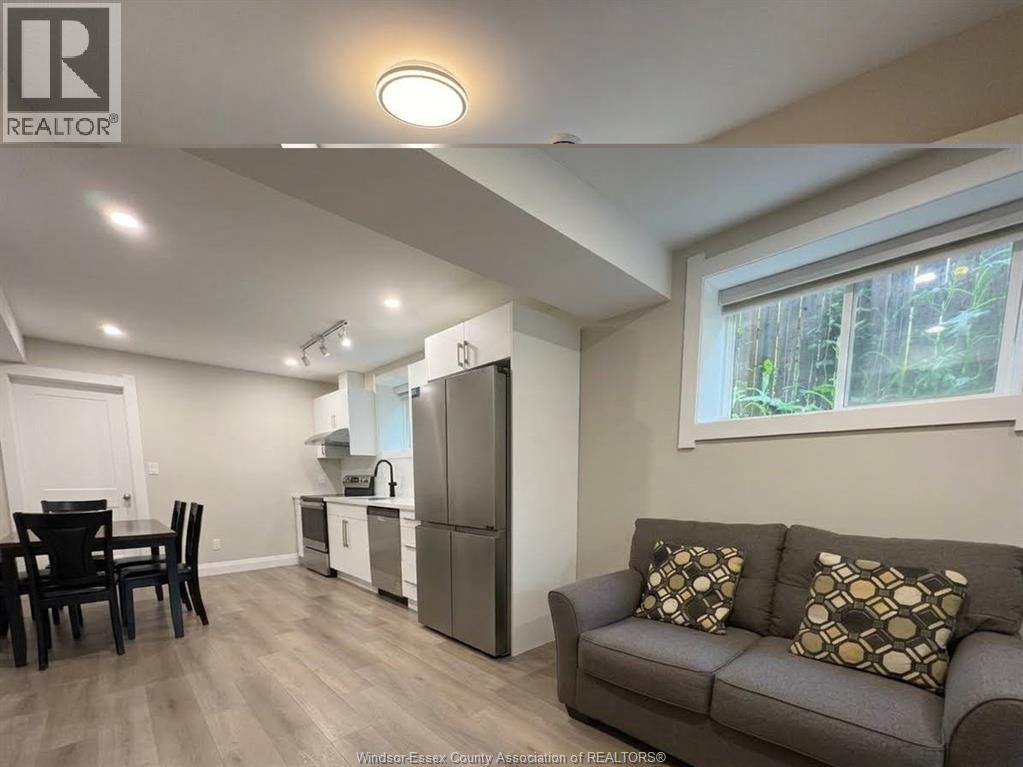 Unit Back Room 1 - 917 Mckay AVENUE, Windsor 4