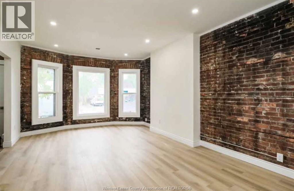 Unit MAIN - 429 WYANDOTTE, Windsor 3