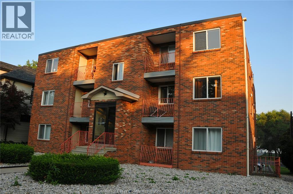 Unit 202 - 3044 SANDWICH, Windsor 3