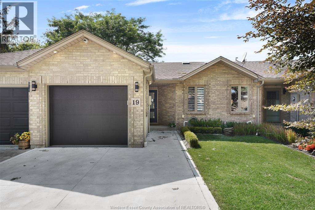19 MALIBU DRIVE, Leamington 1