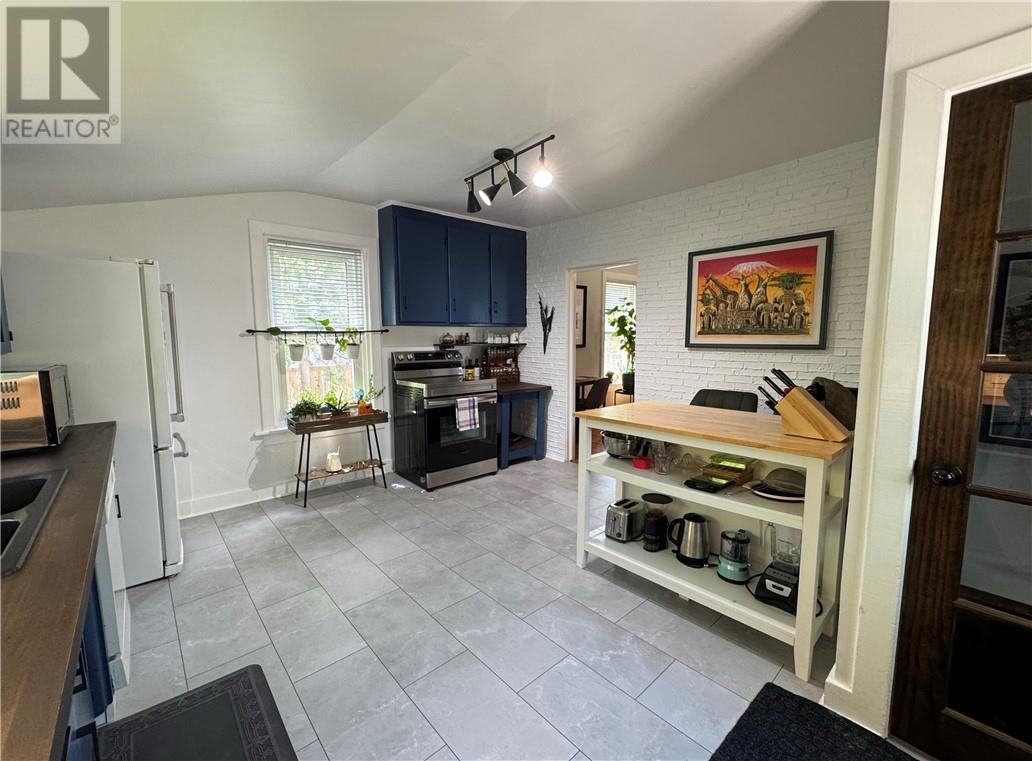 27 Power Street, Copper Cliff 3