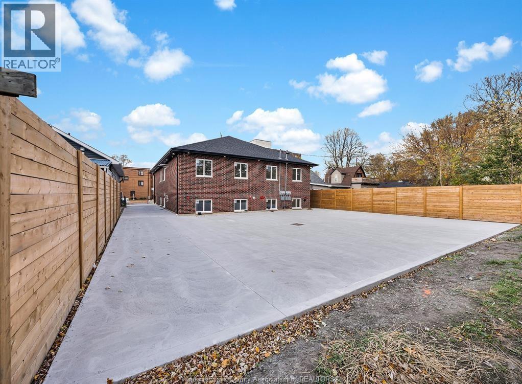 Unit 2 - 3549 PETER STREET, Windsor 4