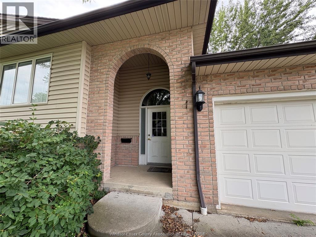 Unit LOWER - 2141 LONGFELLOW, Windsor 2