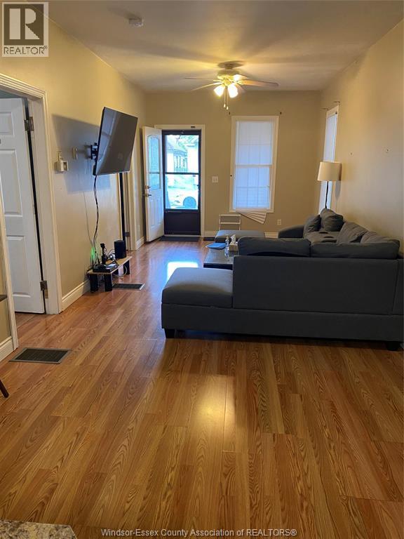 366 BRIDGE, Windsor 5