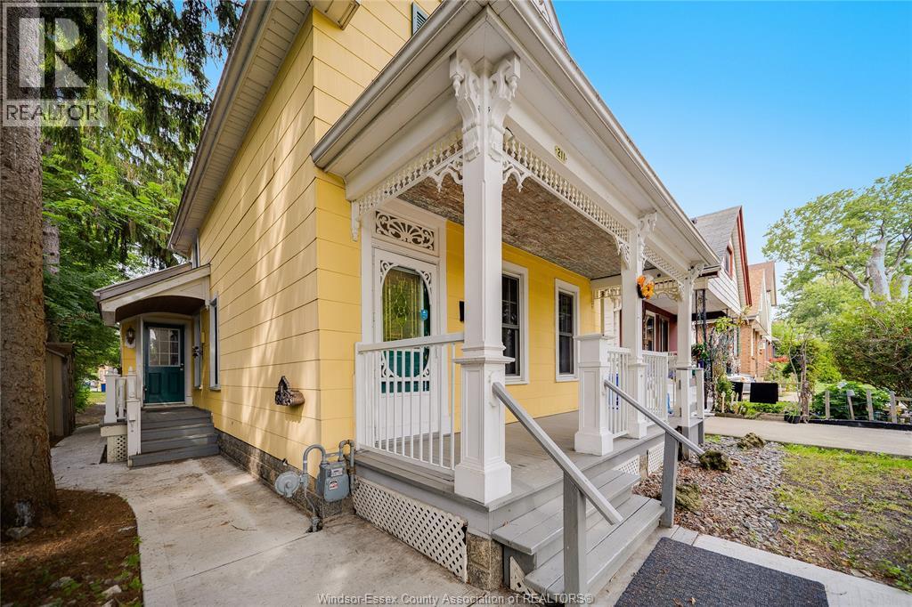 211 CAMERON, Windsor 5