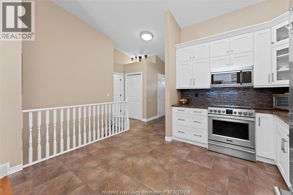 3748 PRAIRIE COURT, Windsor 4