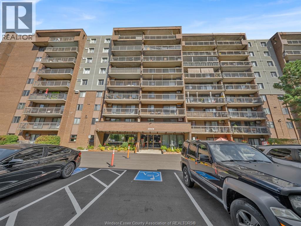 Unit 206 - 3936 WYANDOTTE STREET East, Windsor 2
