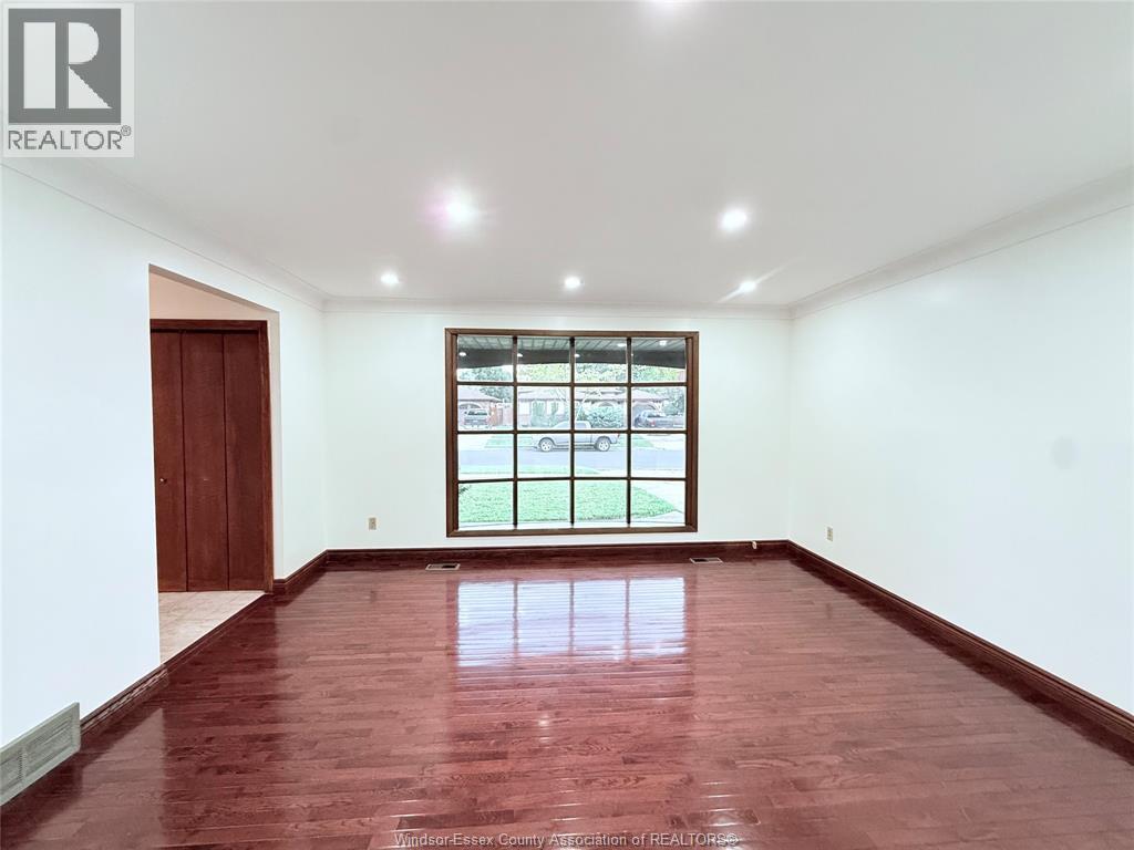 Unit UPPER - 9495 Beachdale, Windsor 3