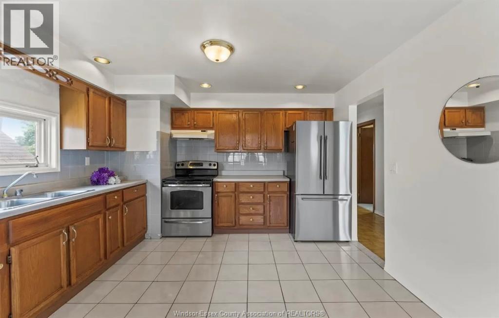 Unit Upper - 1637 Drouillard, Windsor 2