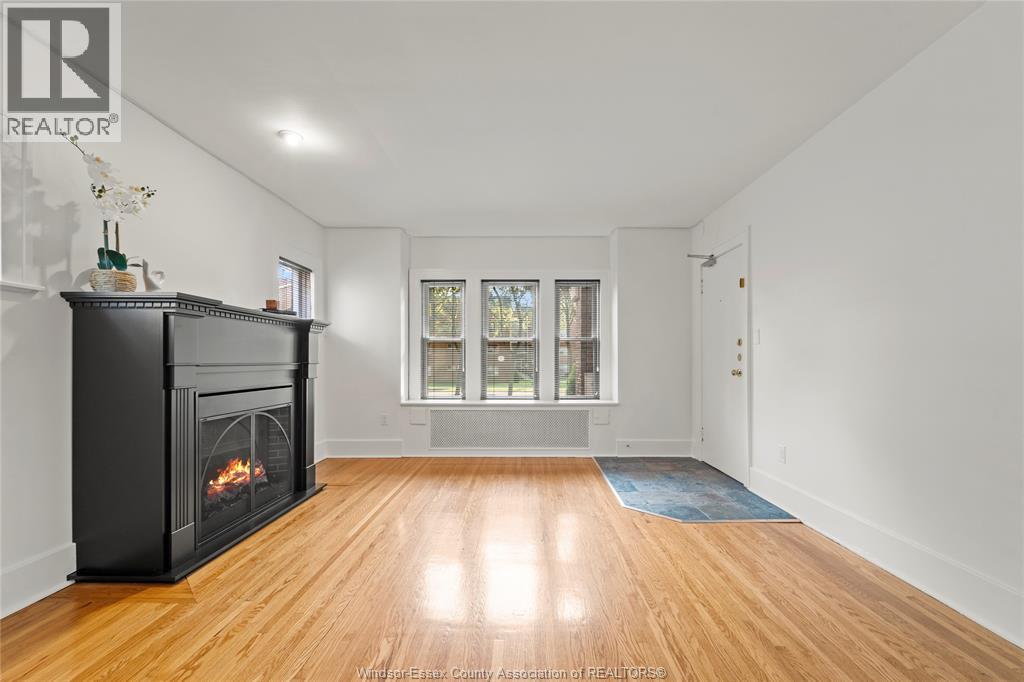 Unit 2 - 269 RANDOLPH, Windsor 3
