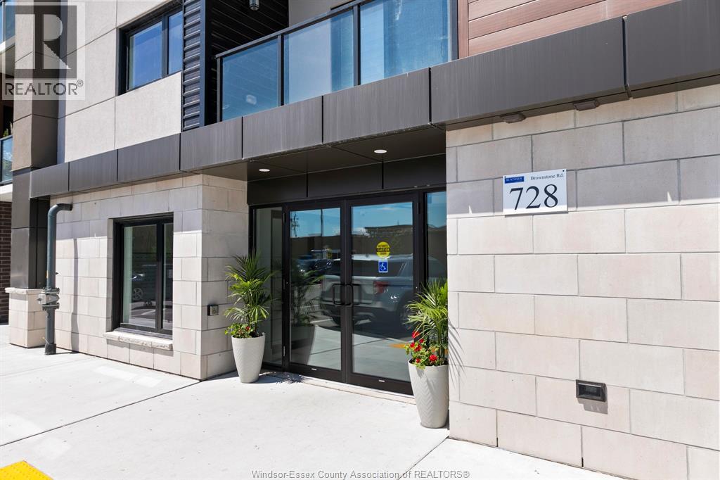 Unit 303 - 728 BROWNSTONE, Lakeshore 2