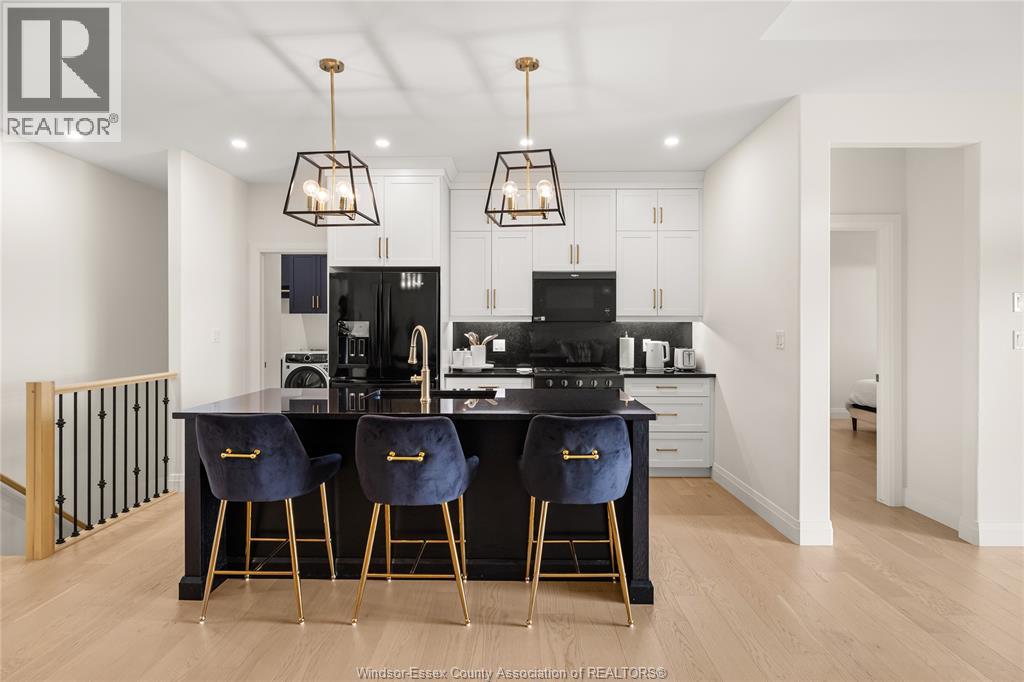 2578 BARKLEY, Windsor 3