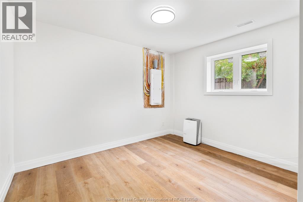 Unit LOWER - 121 Allison AVENUE, Colchester 5