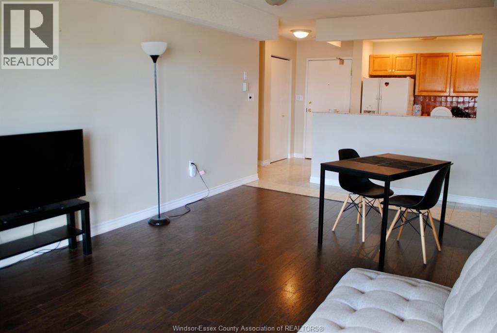 Unit 410 - 3000 SANDWICH STREET, Windsor 3