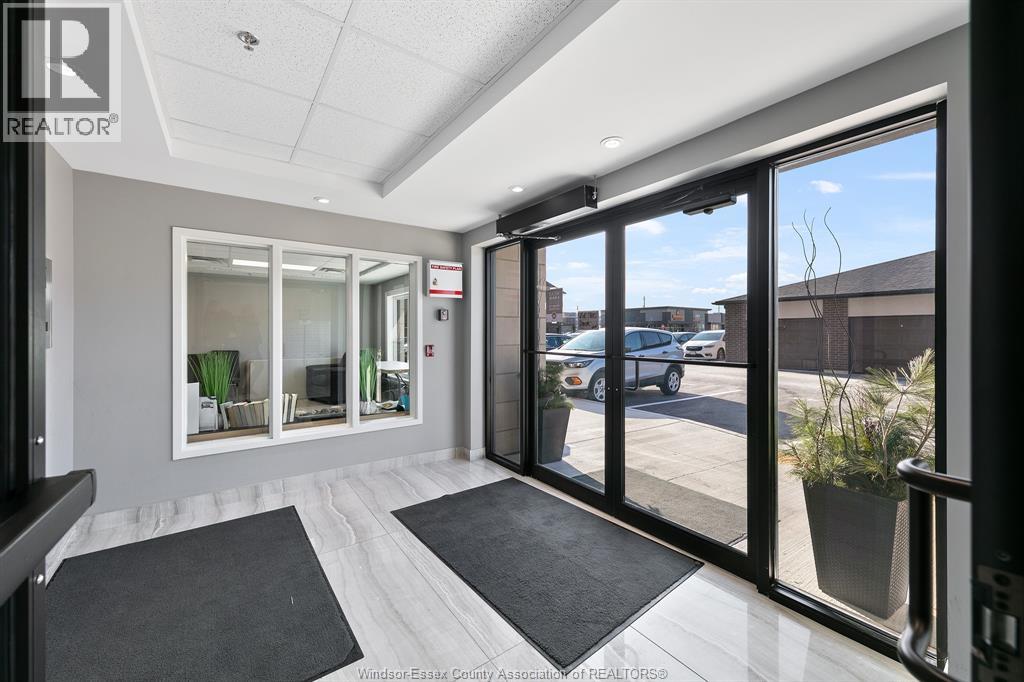 Unit 105 - 716 BROWNSTONE, Tecumseh 4
