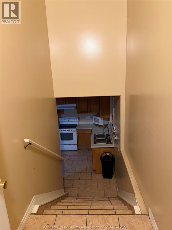 Unit 4 - 680 CAMERON AVENUE, Windsor 3