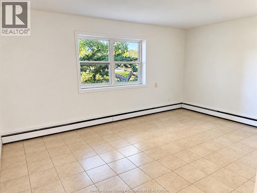Unit 105 - 2035 UNIVERSITY AVENUE West, Windsor 4