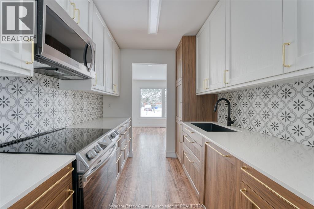 5511 EMPRESS STREET, Windsor 4