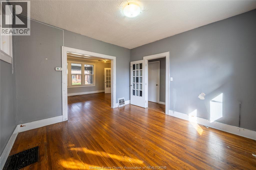 Unit MAIN - 1076 DOUGALL AVENUE, Windsor 5