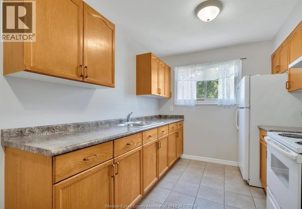 6732 Roseville Garden DRIVE, Windsor 5