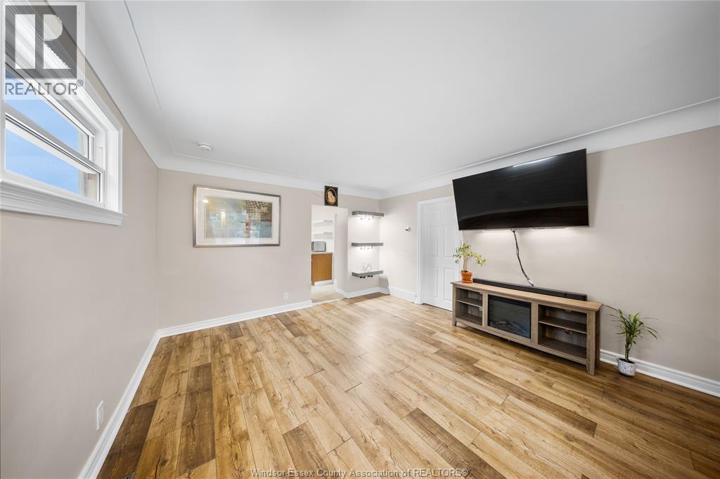 2682 CLEMENCEAU BOULEVARD, Windsor 3
