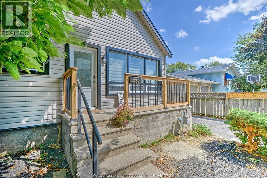 3262 Clemenceau, Windsor 4