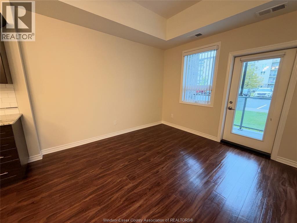 Unit 412 - 550 Park AVENUE West, Chatham 4