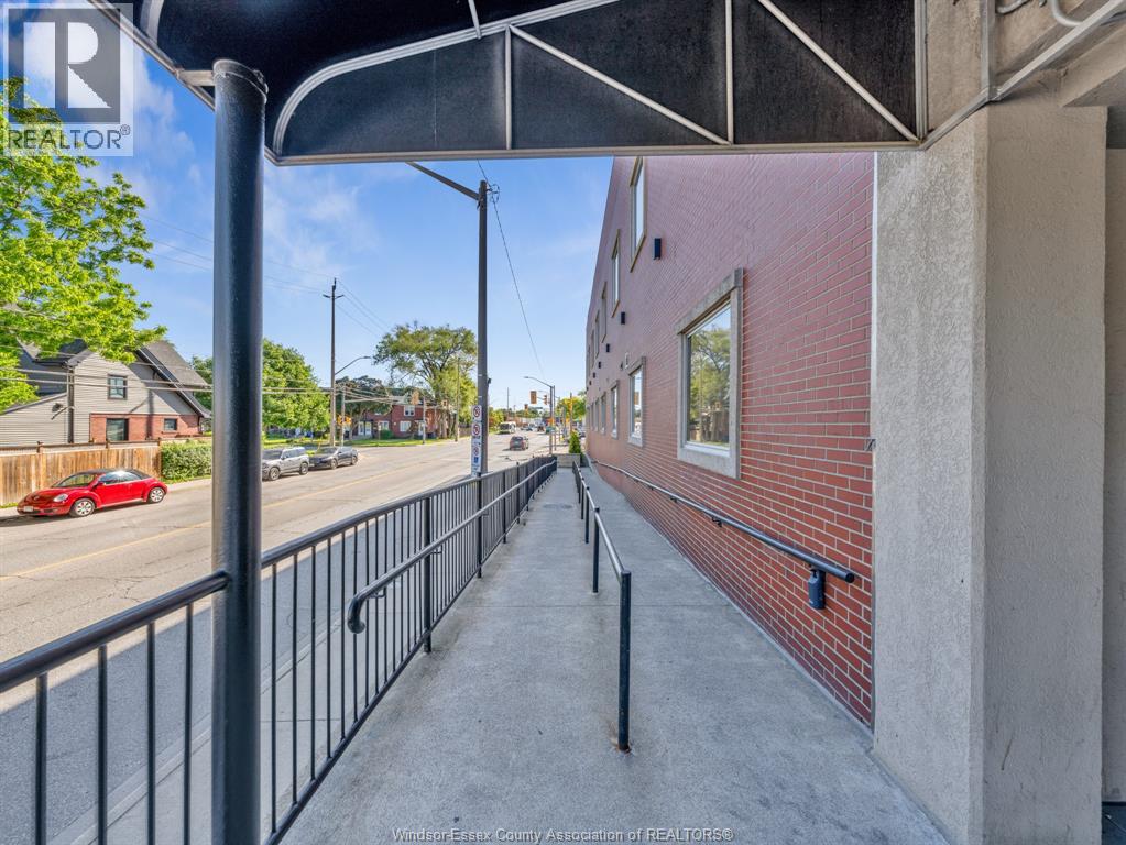 Unit 402 - 2109 OTTAWA STREET, Windsor 5