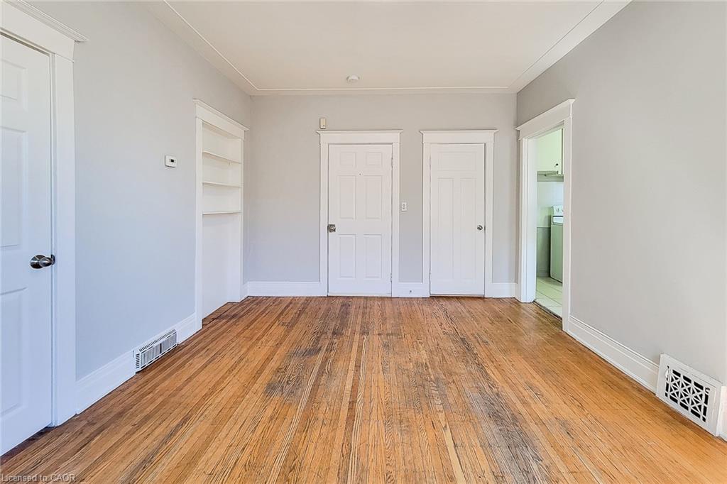 Unit UPPER - 254 Emerald Street N, Hamilton 5