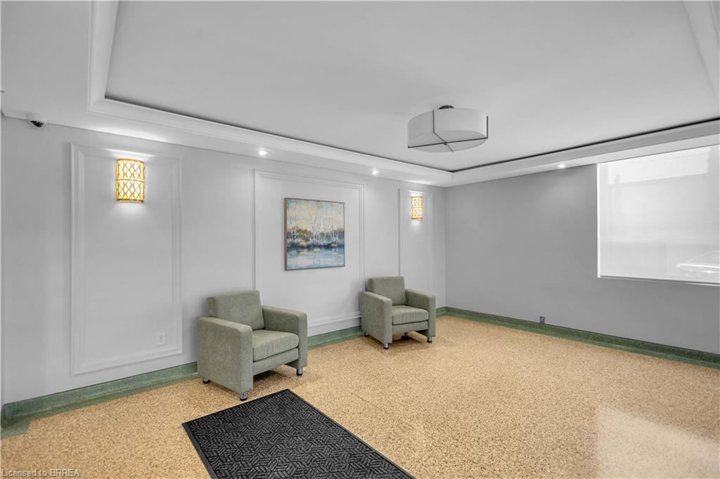 Unit 402 - 437 St. Paul Avenue, Brantford 4