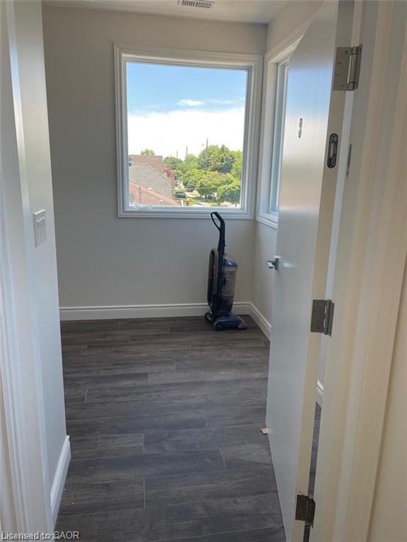 Unit 3 - 35 Fifth Avenue, Kitchener 2