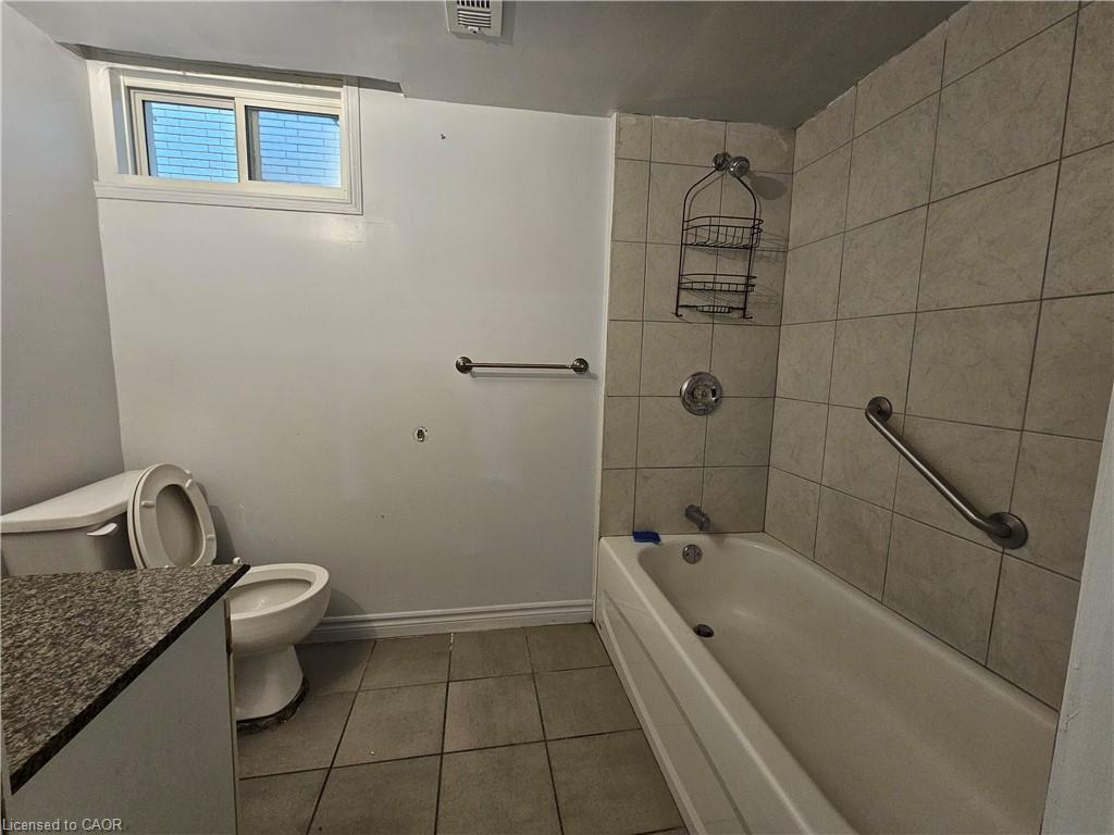 Unit bsmt - 49 Selkirk Avenue, Hamilton 4