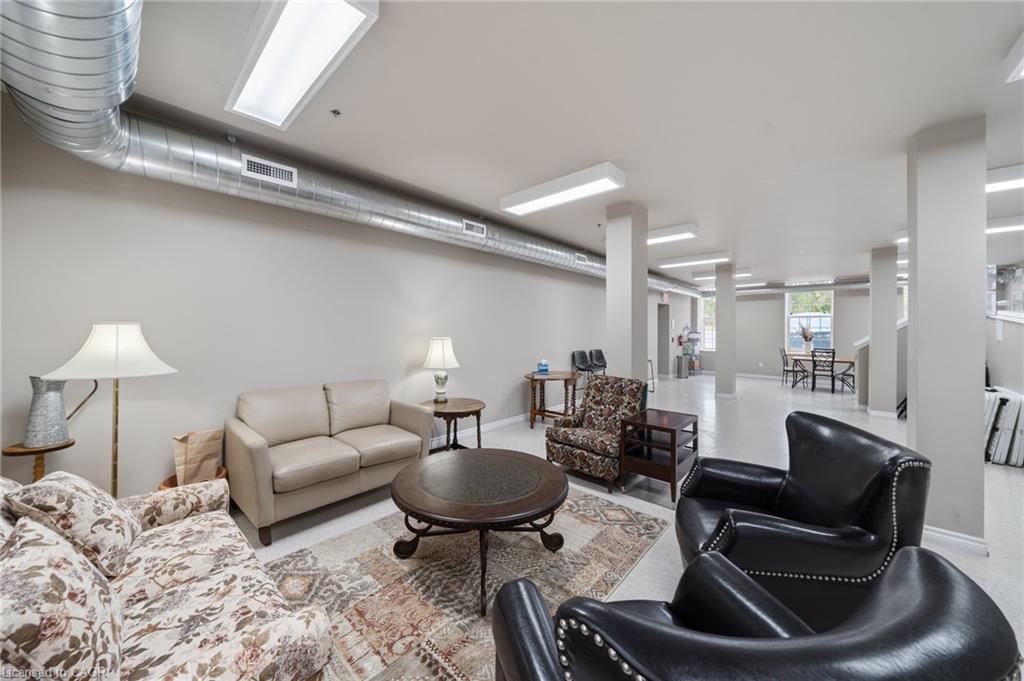 Unit 302 - 140 West River Street, Paris 5