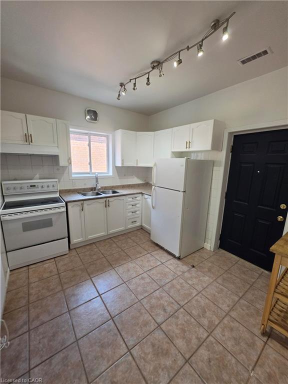 Unit Second Floor - 359 Barton Street E, Hamilton 2