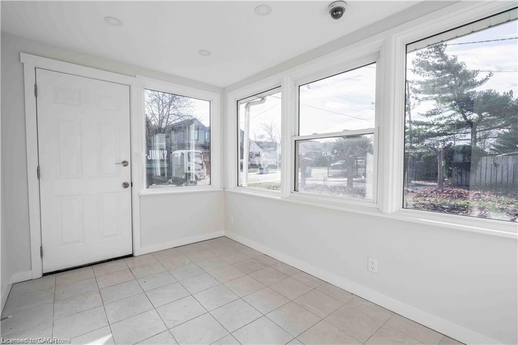 Unit LOWER - 204 Glow Avenue, Hamilton 3