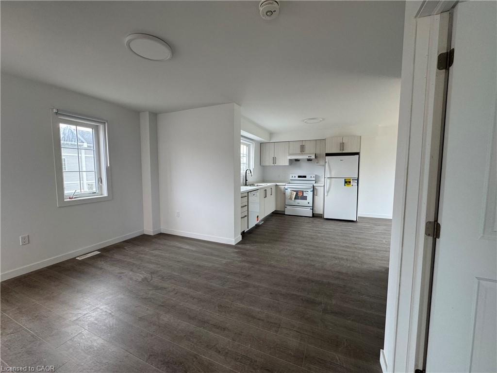 Unit Main - 107 Highriver Trail, Welland 4