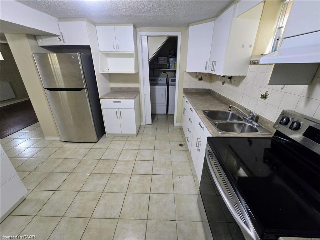 Unit B - 89 Elgin Street N, Cambridge 4