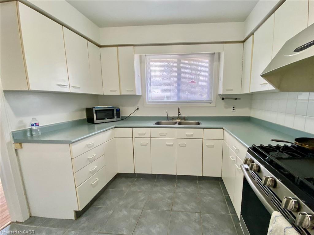 Unit 2 - 109 Moccasin Drive, Waterloo 2