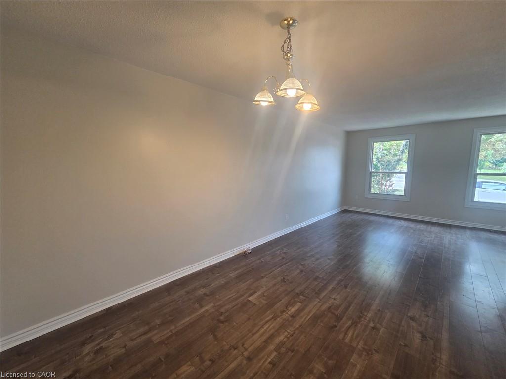 Unit Upper Level - 881 Lawrence Road, Hamilton 4